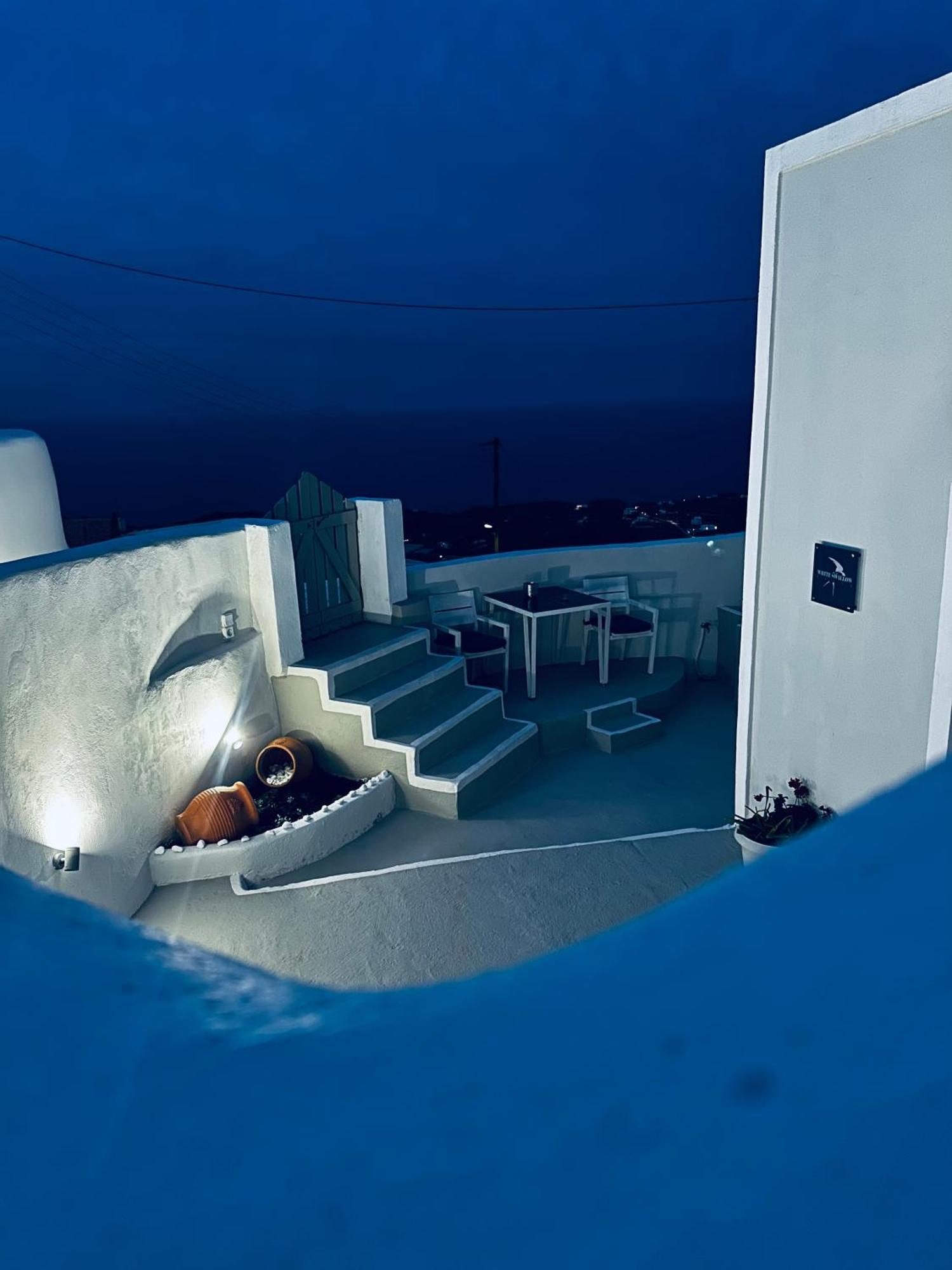 White Swallow Suite Santorini Vourvoúlos 外观 照片